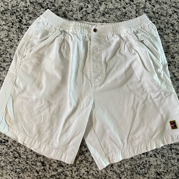 VINTAGE CLASSIC 90's NIKE WHITE CHALLENGE COURT SHORTS